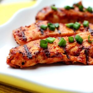 Bliv en mester i udendørs madlavning med et multifunktionelt grillbord